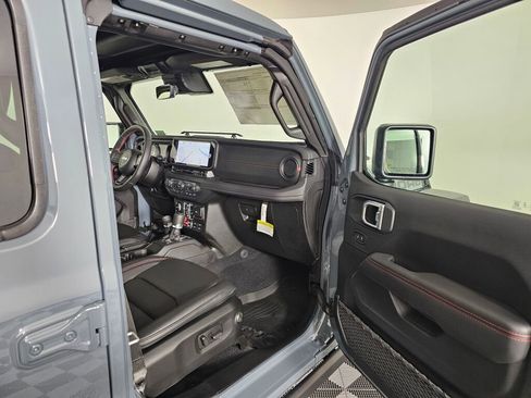 New 2026 Jeep Wrangler Unlimited Rubicon 392 w/ Quick Order Package 27X Moab AWD/4WD image 36