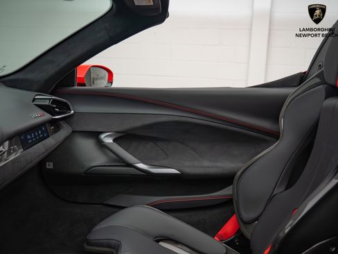 Used 2024 Ferrari 296 GTS RWD image 35
