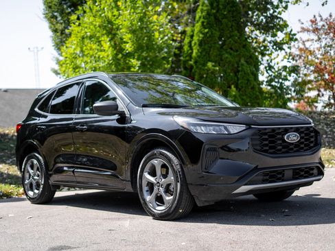 Used 2023 Ford Escape ST-Line w/ Tech Pack #1 image 3