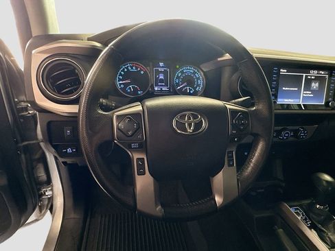 Used 2020 Toyota Tacoma SR5 RWD image 14