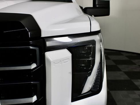 Used 2024 GMC Sierra 3500 AT4 image 3