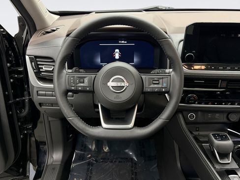 Used 2023 Nissan Rogue Platinum w/ Platinum Premium Package image 12