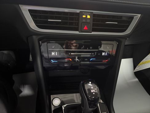New 2026 Volkswagen Taos SEL image 24