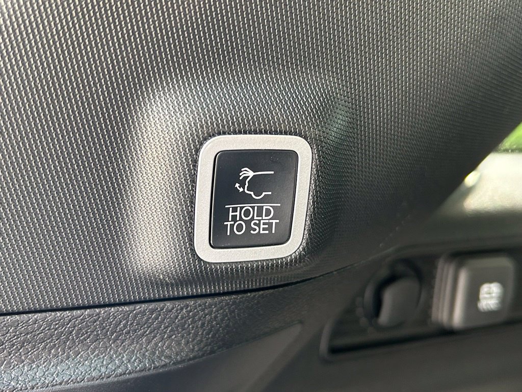 Certified 2025 Jeep Grand Cherokee Limited RWD image 35