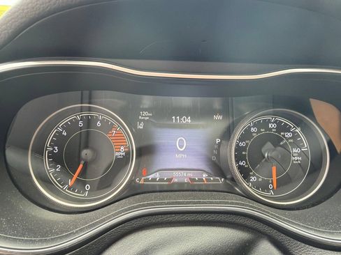 Used 2019 Jeep Cherokee Limited w/ Luxury Group AWD/4WD image 2