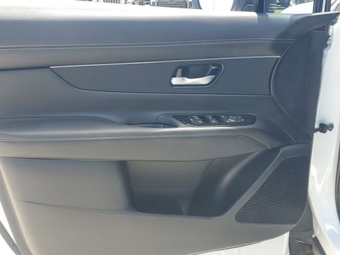 Used 2025 Nissan Murano SV FWD image 23