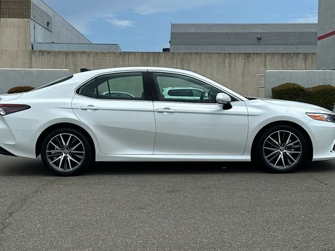 Used 2022 Toyota Camry XLE w/ Navigation Upgrade Package AWD/4WD image 6