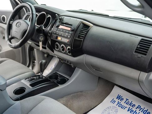 Used 2011 Toyota Tacoma 4x4 Regular Cab image 18