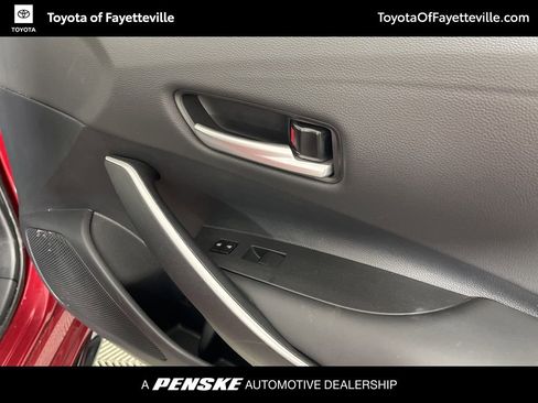 Certified 2025 Toyota Corolla SE image 9