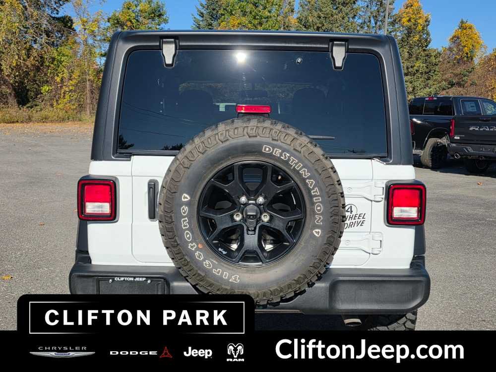 Used 2022 Jeep Wrangler Sport AWD/4WD image 5