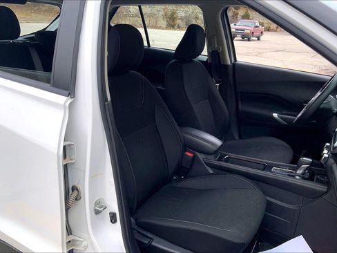 Used 2024 Nissan Kicks SV image 7