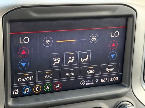 Used 2021 Chevrolet Silverado 2500 LTZ w/ LTZ Premium Package image 25