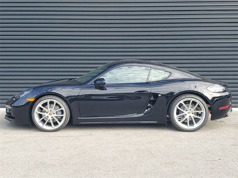 Used 2024 Porsche 718 Cayman image 2