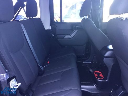 Used 2018 Jeep Wrangler Unlimited Sport S image 16