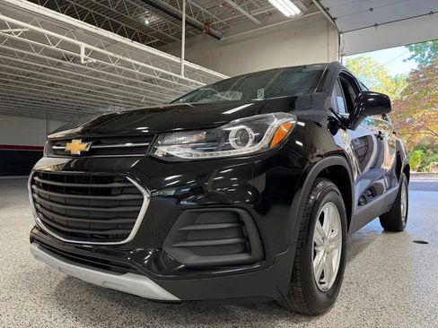 Used 2020 Chevrolet Trax LT w/ LT Convenience Package image 5
