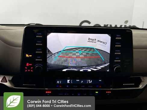 Used 2021 Toyota Sienna XLE image 21