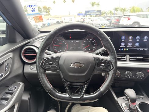 Used 2024 Chevrolet Trax RS FWD image 26