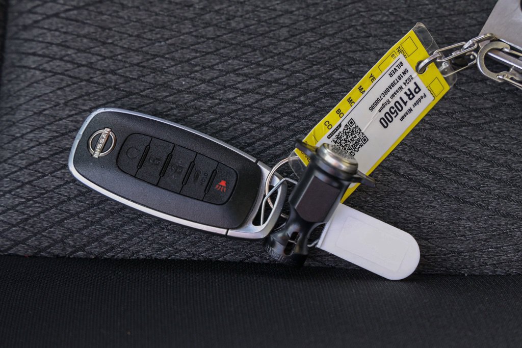 Used 2024 Nissan Rogue SV FWD image 32