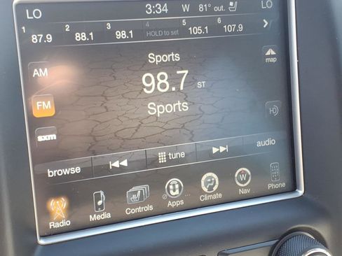 Used 2014 Jeep Grand Cherokee Overland w/ Advanced Technology Group AWD/4WD image 17