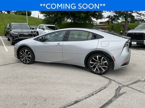 Used 2025 Toyota Prius Plug-In Hybrid w/ Limited Premium Package FWD image 4