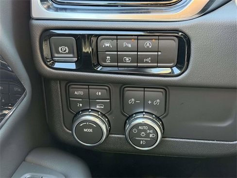 New 2026 GMC Yukon Elevation image 14