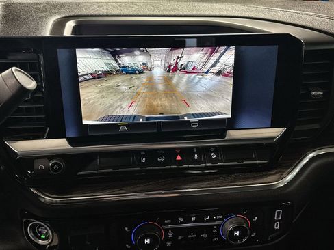 Used 2024 Chevrolet Silverado 2500 LT image 20