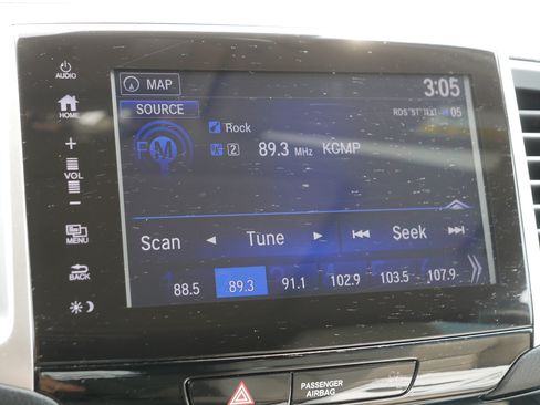 Used 2017 Honda Pilot Touring image 22