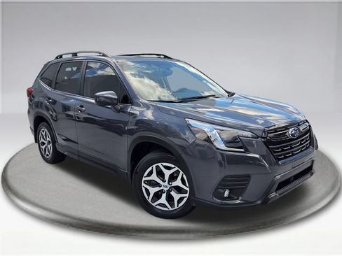 Certified 2024 Subaru Forester Premium AWD/4WD image 3