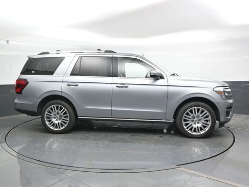 Used 2024 Ford Expedition Limited AWD/4WD image 4
