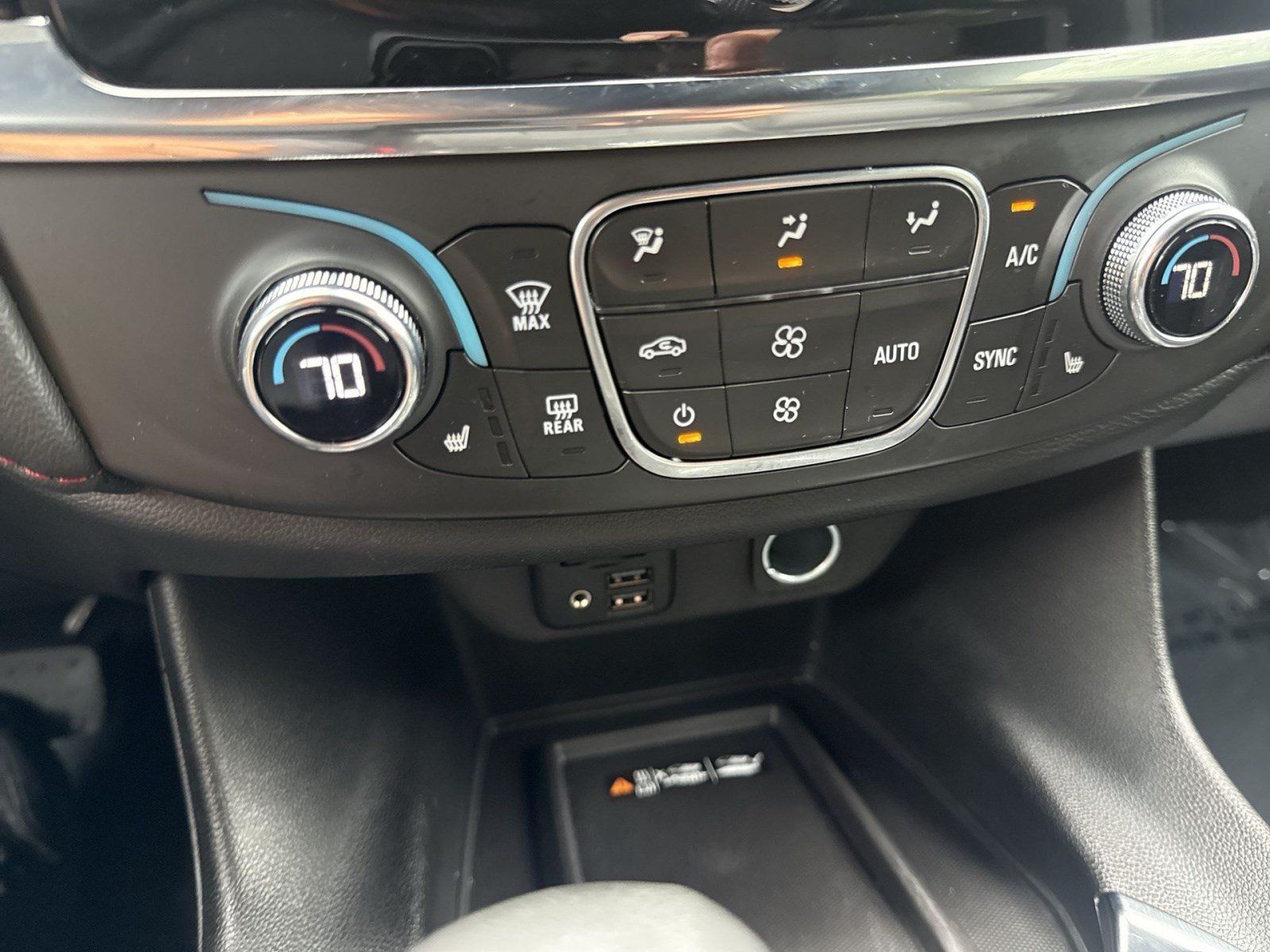 Used 2023 Chevrolet Traverse RS AWD/4WD image 19