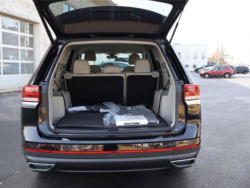 New 2026 Volkswagen Atlas SE image 5