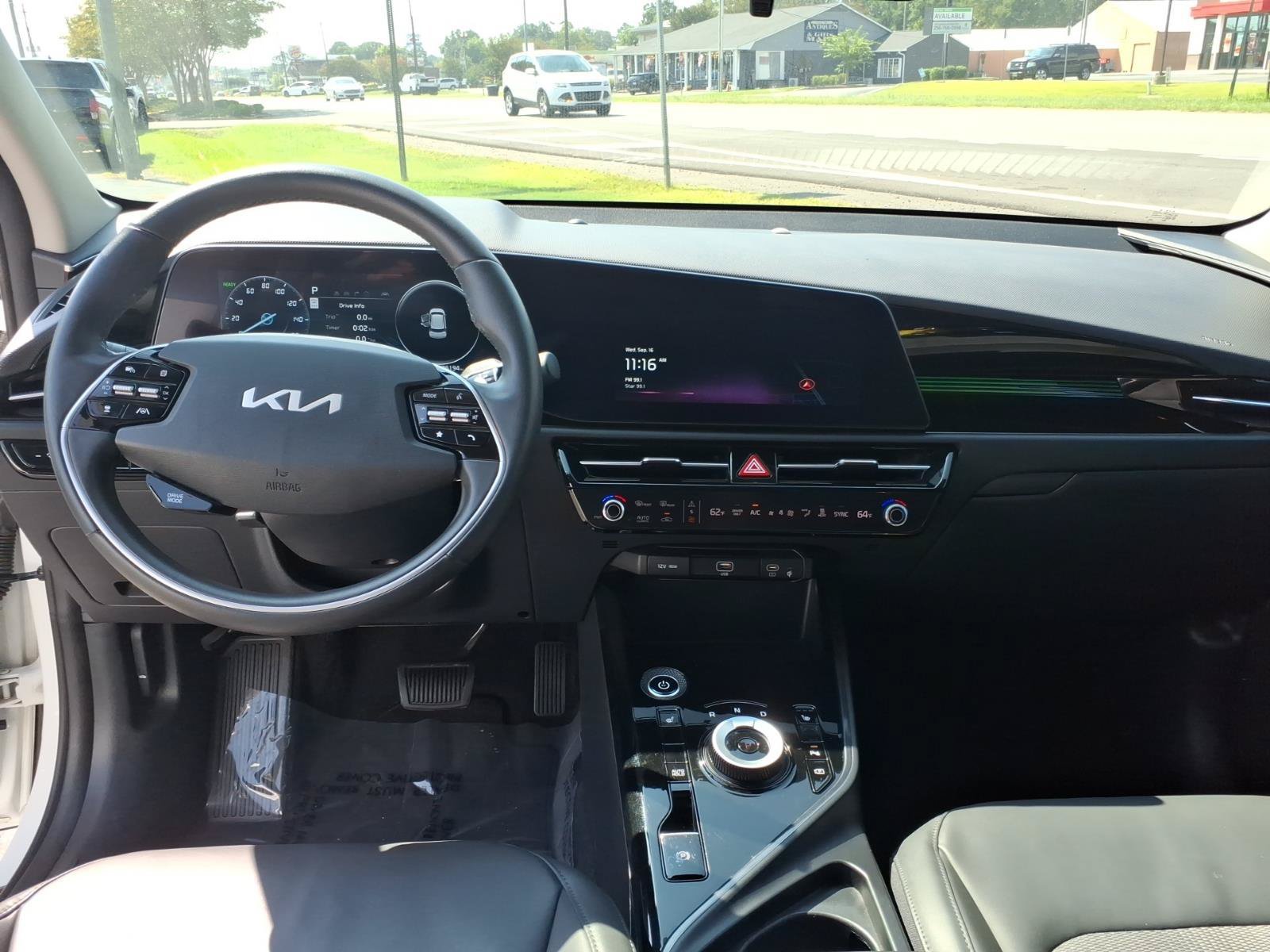 Used 2024 Kia Niro Wind FWD image 11