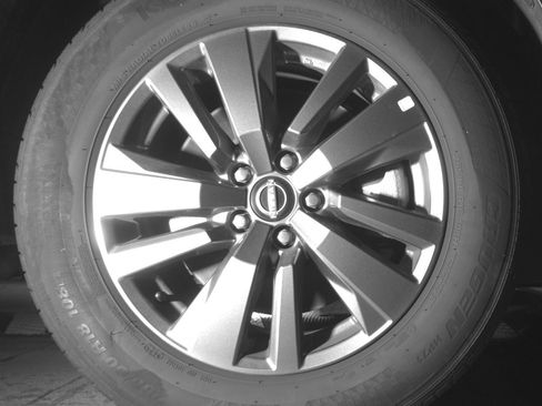 Used 2025 Nissan Pathfinder SV image 13