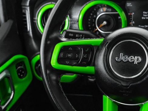 Used 2021 Jeep Gladiator Overland w/ Uconnect 4C Nav & Sound Group image 12