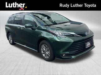 Used 2025 Toyota Sienna XLE AWD/4WD video 1