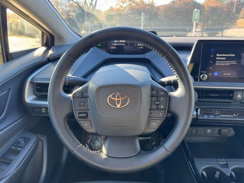 Used 2025 Toyota Prius LE image 29