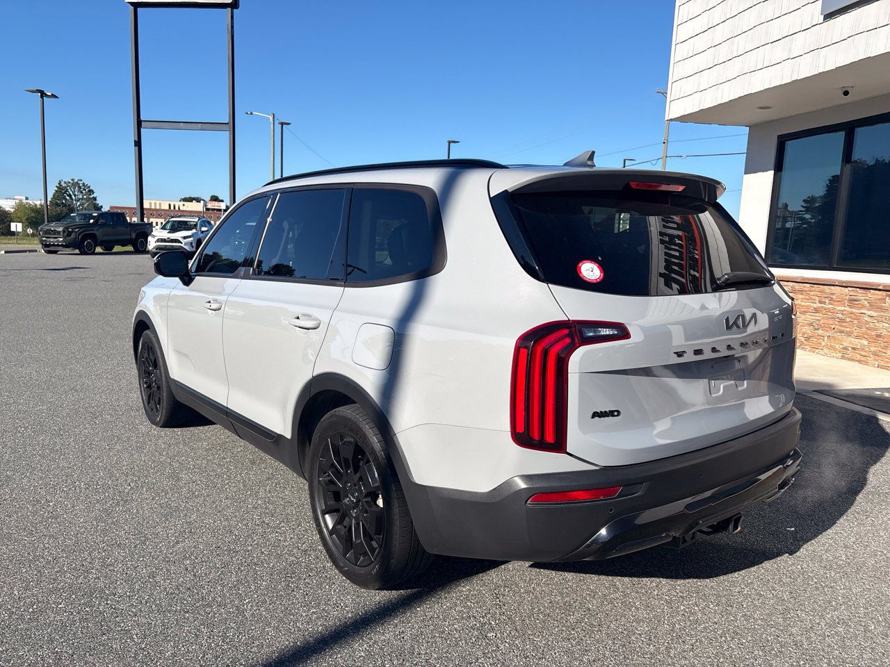 Used 2022 Kia Telluride SX w/ SX Prestige Package AWD/4WD image 6