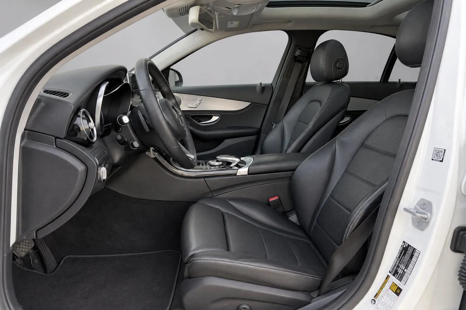 Used 2016 Mercedes-Benz C 300 4MATIC Sedan image 5