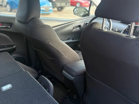 Used 2018 Toyota Prius Three FWD image 31