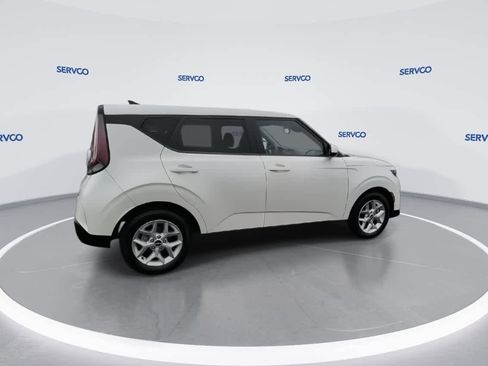 Used 2023 Kia Soul LX w/ LX Technology Package image 9
