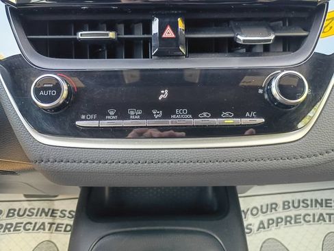 Used 2022 Toyota Corolla SE FWD image 17