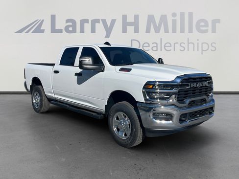 New 2026 RAM 2500 Tradesman AWD/4WD image 7