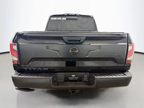 Used 2021 Nissan Titan PRO-4X w/ Pro-4x Convenience Package AWD/4WD image 8