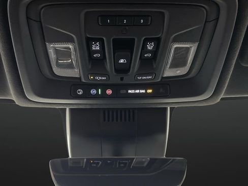 Used 2022 GMC Sierra 1500 AT4X image 30