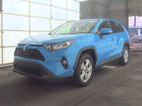 Used 2021 Toyota RAV4 XLE w/ Convenience Package image 1
