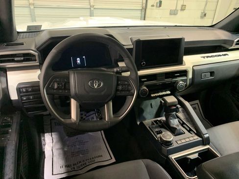 Used 2024 Toyota Tacoma TRD Sport image 4