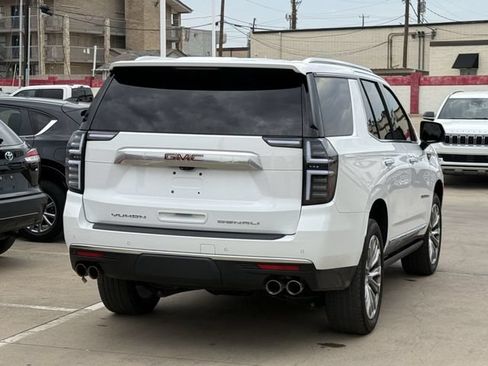 Used 2021 GMC Yukon Denali w/ Denali Premium Package AWD/4WD image 4