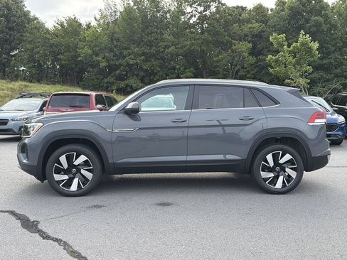 New 2026 Volkswagen Atlas Cross Sport SE FWD image 2