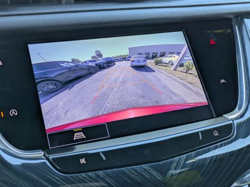 Used 2024 Cadillac XT6 Premium Luxury image 32