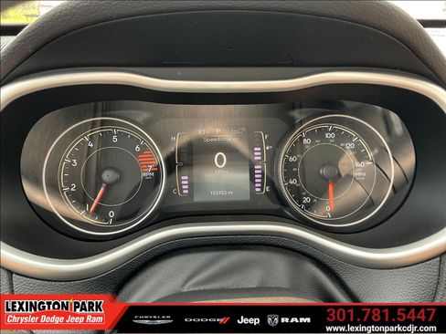 Used 2017 Jeep Cherokee Latitude w/ Comfort/Convenience Group AWD/4WD image 13